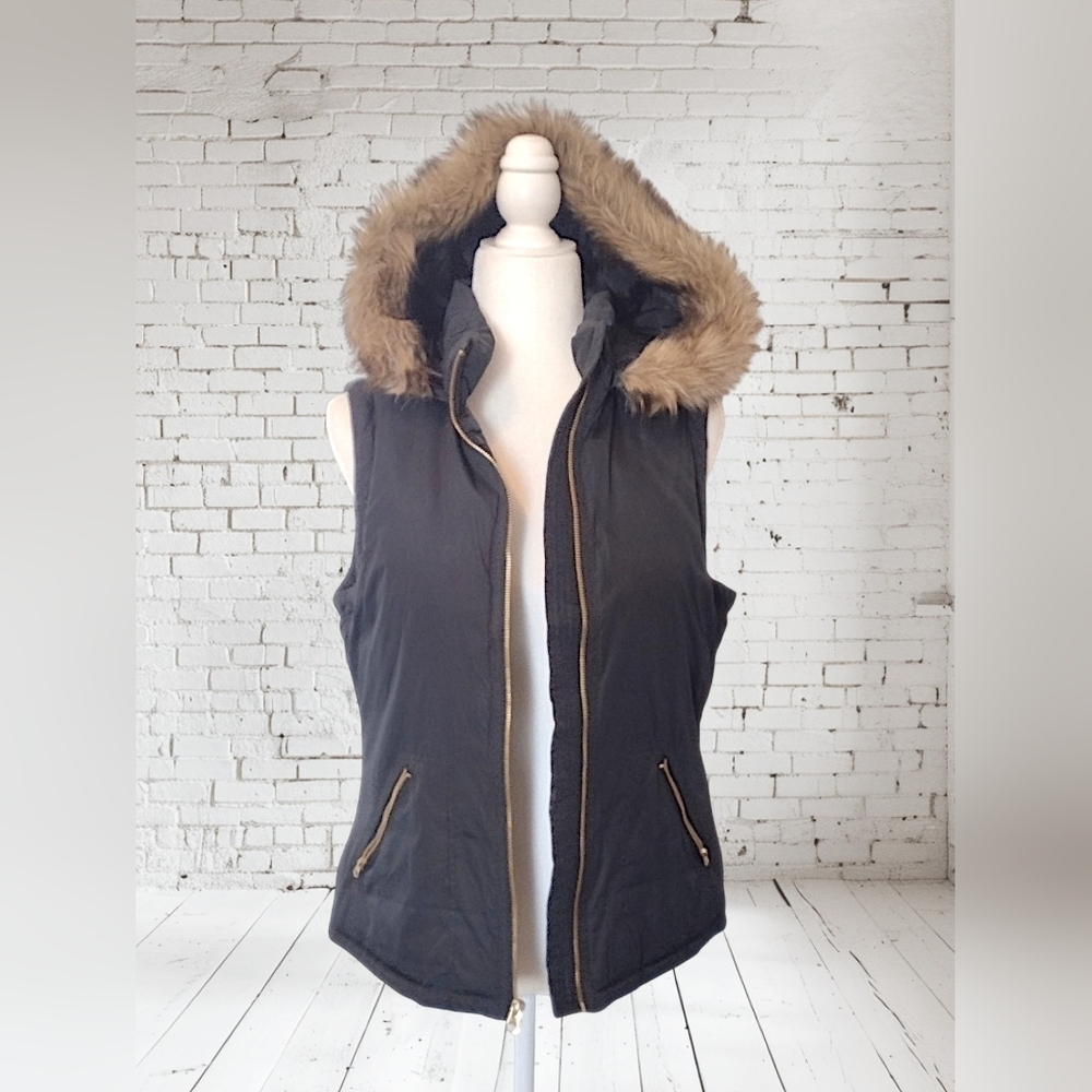 GAP Black Full Zip Hooded Vest with Faux Fur Trim Size Small